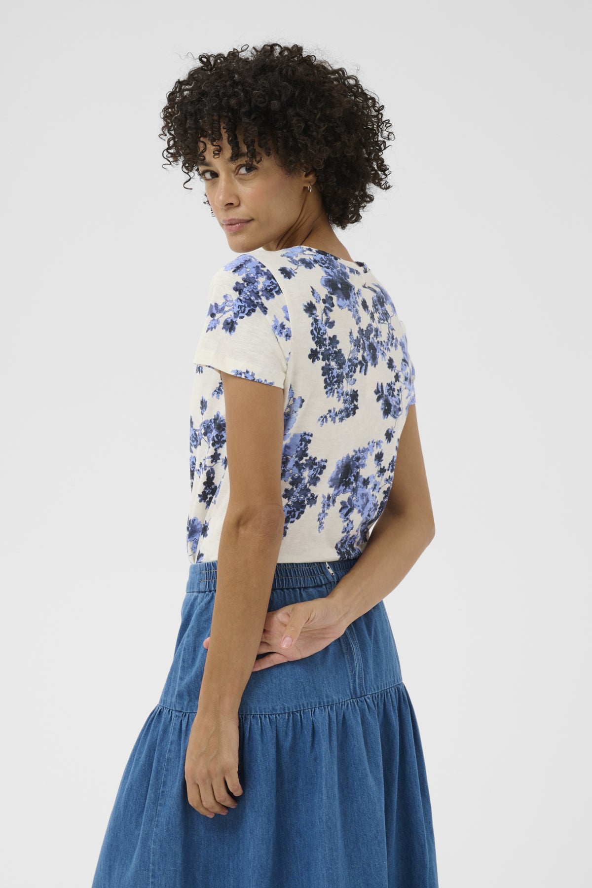 Part Two Gesinas Blue Shadow Flower T-skjorte