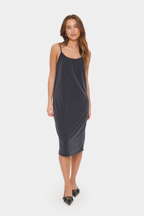 Saint Tropez Abbie Strap Sort Kjole