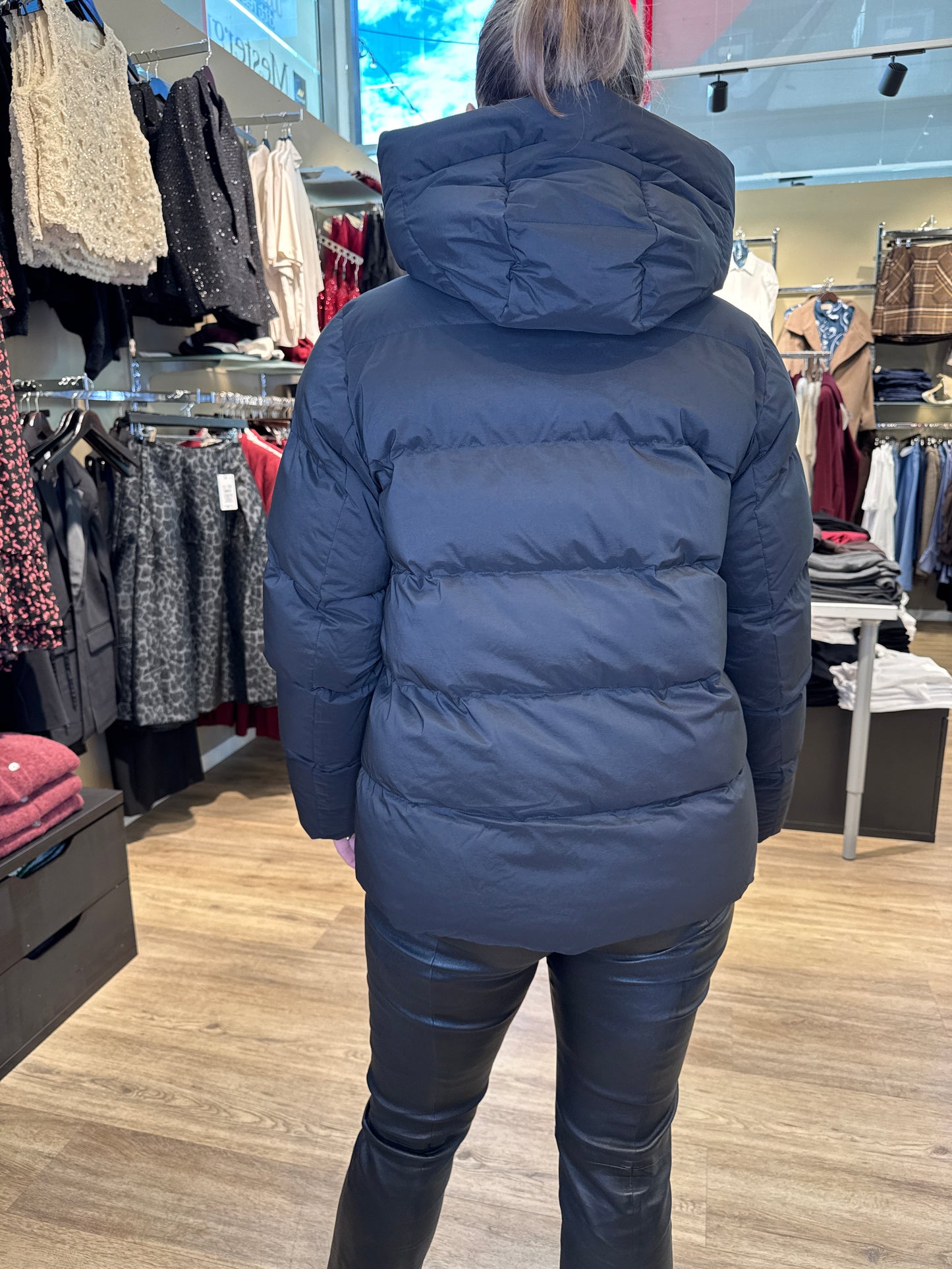 Aleksander Ronja Boxy Black