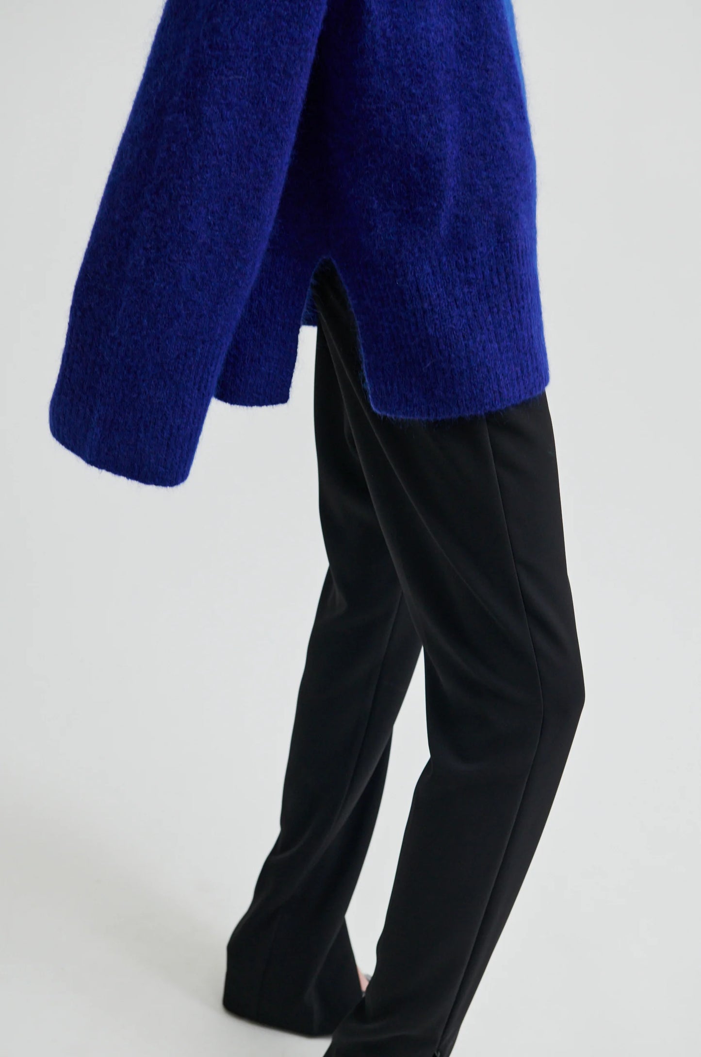 Second Female Brookline Knit Ragland Mazarine Blue O-Neck